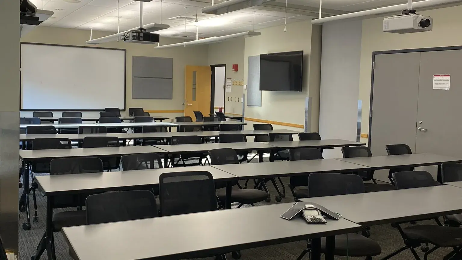 400 Tech-Enhanced Classroom