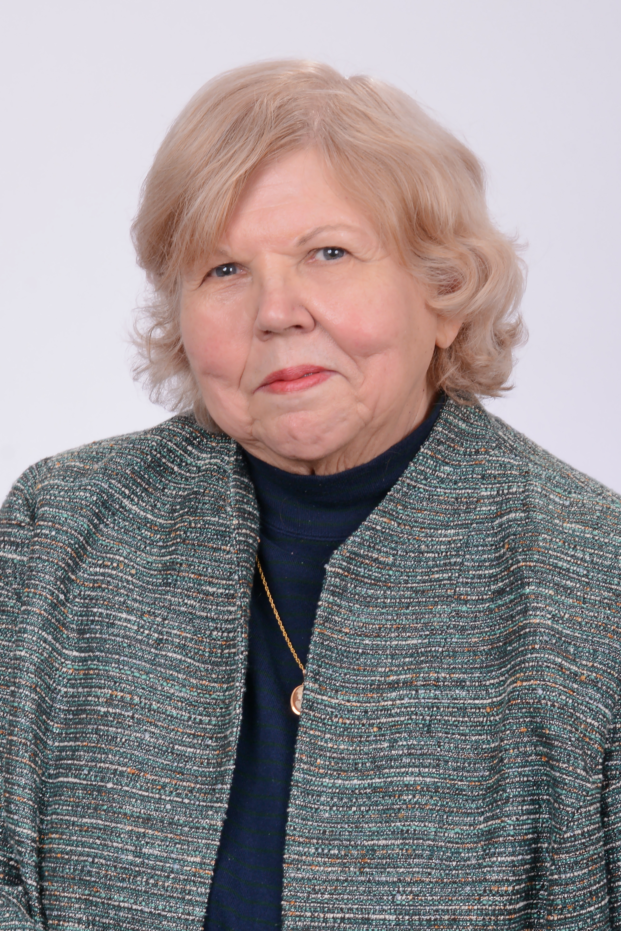 Mary Walters portrait, smiling.